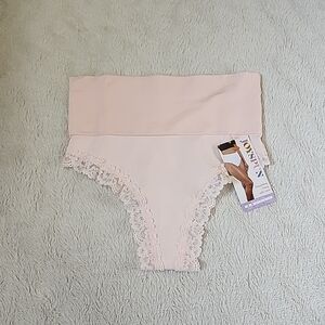NWT Joyspun Women's Shape & Smooth Lace Trim Thong Sz Medium Pink Light Support
